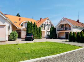 U阿妮提酒店，位于乌日霍罗德Uzhorod International Airport - UDJ附近的酒店