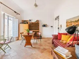 GuestHost - "On the roofs of Trapani" Roomy Flat