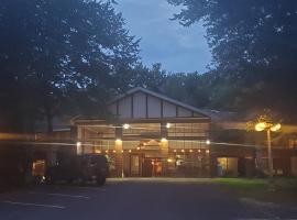 Pocono Mountain Hotel and Spa，位于Gouldsboro的酒店