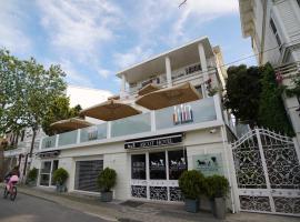 Ascot Hotel Büyükada，位于比于卡达的酒店