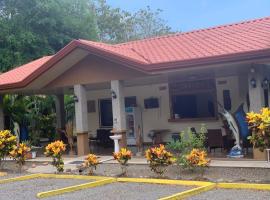 Hotel D’Lucia，位于Quebrada Ganado的酒店