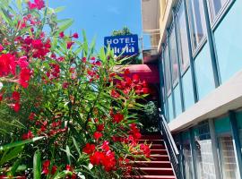 凯莱酒店，位于萨尔索马焦雷泰尔梅的酒店