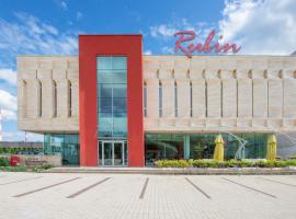 Hotel Rubin，位于罗兹的酒店