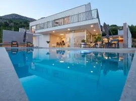 Design Villa Clavis-Brand new villa with a view