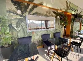Hotel Tritone