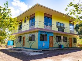 Cucuve Eco Hostal，位于巴克里索莫雷诺港的海滩短租房