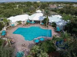 3 Bedroom Resort Style Condo, 3 Miles to Disney!