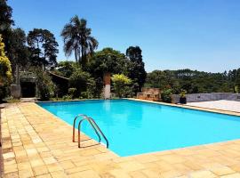 Casa de campo c piscina e churrasq - Mairipora - SP，位于迈里波朗的酒店