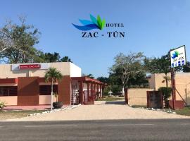 Hotel Zac Tun，位于巴利亚多利德的酒店