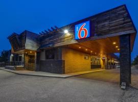 Motel 6 Brooks AB，位于布鲁克斯的酒店