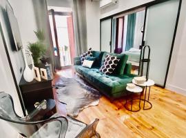 Apartamento de diseño en Malasaña junto a Gran Vía，位于马德里公主伊莎贝尔剧院附近的酒店