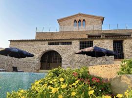 Masia de Queralt Luxury Casa Rural Spa y Vistas，位于Concabella的酒店
