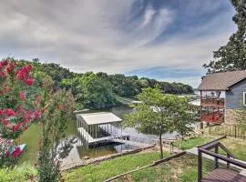 Dock, Deck and Boat Slip Lakefront Eucha Home