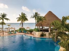 Wyndham Alltra Playa del Carmen Adults Only All Inclusive，位于普拉亚卡门的酒店