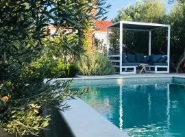 Top Holiday Home Private Pool by the sea With Private Garden for Private use