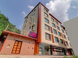 Hotel Hidden Delight Rishikesh，位于瑞诗凯诗Dehradun Airport - DED附近的酒店