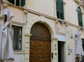 Gabrielli Rooms et Apartments Sant Antonio alloggio 4 M0230914084，位于维罗纳的酒店