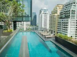 Sukhumvit 11#Luxury#Pool#Gym#BTS Nana&MRT Sukhumvit#1BR#Max4ppl