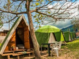 Camping Marymar，位于帕拉蒂的豪华帐篷营地