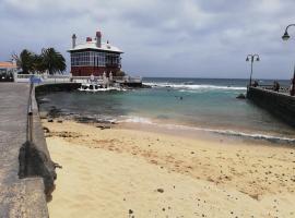 Respira el mar desde tu terraza y siéntete en paz.，位于阿列塔的公寓