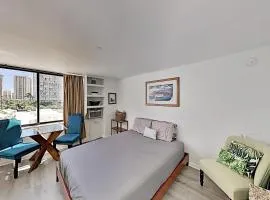 Hawaiian Monarch 805 condo
