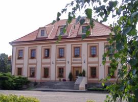 Hotel Zámeček，位于Raspenava的酒店