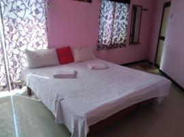 SPOT ON 82084 Gokul Hotel，位于浦那的酒店
