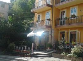 Albergo Ristorante La Nuova，位于Desulo的酒店