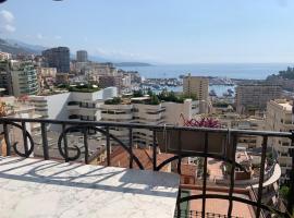 Plein coeur de Monaco, à 300 mètres à pied du port de Monaco, 4 pièces dans des escaliers vue mer，位于蒙特卡罗摩纳哥热带植物园附近的酒店