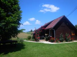 Wooden house Nela near Plitvice Lakes，位于斯莫利亚纳茨的旅馆