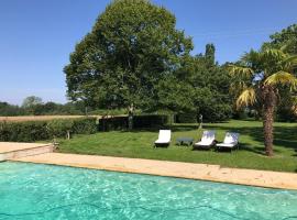 Cottage authentique avec piscine，位于Prunay-Cassereau的乡村别墅