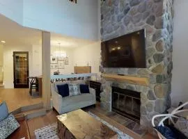 Luxury Townhome Prime Location by Harmony Whistler