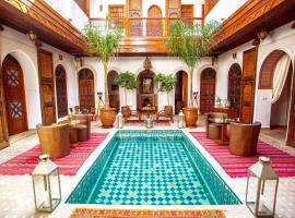 梅尔霍恩摩洛哥传统庭院旅馆及Spa，位于马拉喀什巴迪宫附近的酒店