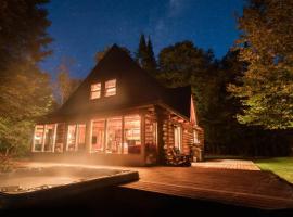 The Beaver Lodge by Escapades Tremblant，位于苏必利尔湖的酒店