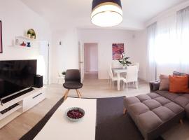 ALMERIA SOL Y SUR APARTMENTO - Netflix y Parking GRATUITO，位于阿尔么丽亚Port of Almeria附近的酒店