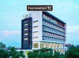 Hotel Santika Pasir Koja Bandung，位于万隆勒维潘姜巴士总站附近的酒店