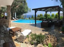 Luxury villa with stunning panoramic sea view