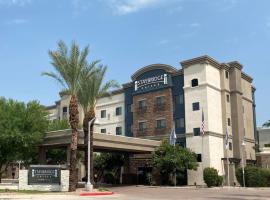 Staybridge Suites Phoenix Glendale Sports Dist, an IHG Hotel，位于格伦代尔凤凰城古德伊尔机场 - GYR附近的酒店