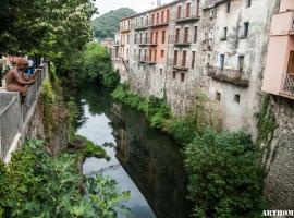 Pescallunes - Idílico apartamento a la orilla del río Brugent，位于圣费柳-德帕利亚罗尔斯的公寓