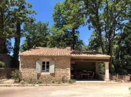 gite au pied du Luberon，位于罗宾鲁伯龙的酒店