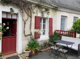 LA PETITE MAISON de Chenillé Changé，位于Chenillé-Changé的酒店