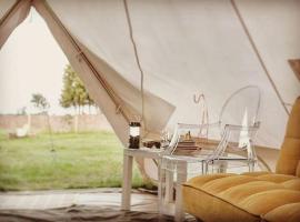 Cosy 4m Bell Tent- Sleeps 3，位于林肯的酒店