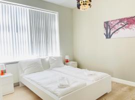 aday - 2 bedroom with modern kitchen and free parking，位于奥尔堡的酒店