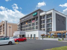 Quality Inn & Suites Spring Lake - Fayetteville Near Fort Liberty，位于斯普林莱克布拉格堡陆军基地附近的酒店