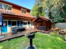 Charming house in the woods with private wellness