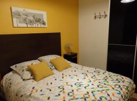 L'escapade Honfleuroise T2, Piscine, Parking, Wifi，位于埃屈埃莫维尔的家庭/亲子酒店