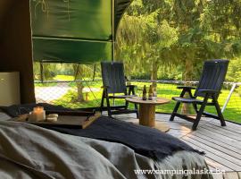 Camping Ardennes Insolites-Camping Alaska，位于Marbehan的酒店