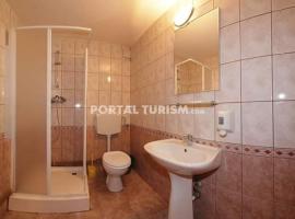 Hotel Restaurant Nova，位于锡盖图马尔马切伊的酒店