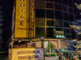 Hotel Turkus，位于雅罗斯瓦夫Orsetti House Museum附近的酒店