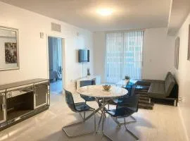Comfortable 2 BR at Brickell , Free Parking